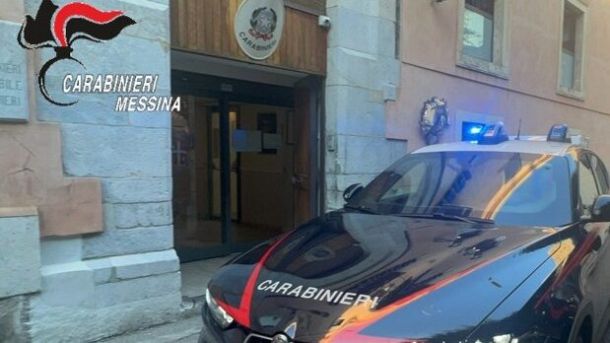 Messina, 18enne accoltella un giovane durante una lite nella villa comunale: arrestato per tentato omicidio