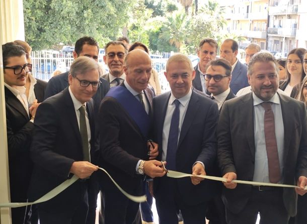 Inaugurato il nuovo edificio del Liceo Classico Eschilo di Gela: cerimonia del taglio del nastro
