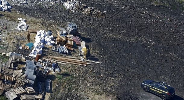 Siracusa, sequestrata una discarica abusiva di oltre 6.500 mq all’interno di un’azienda edile