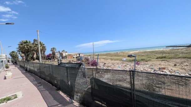 Riqualificazione lungomare, demolito l’ex lido “Conca D’Oro”