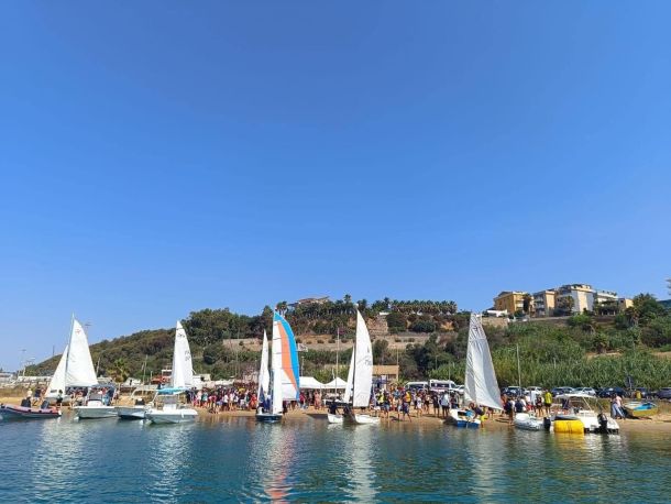 Torna a Gela “Un mare di vele blu”, una giornata all’insegna dell’inclusione e della condivisione