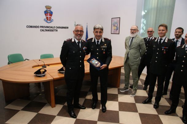 Carabinieri, visita del generale Ubaldo Del Monaco al comando provinciale di Caltanissetta