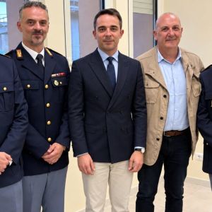 Leonforte, incontro tra polizia, genitori e docenti sui rischi della rete e sulla sicurezza online dei minori