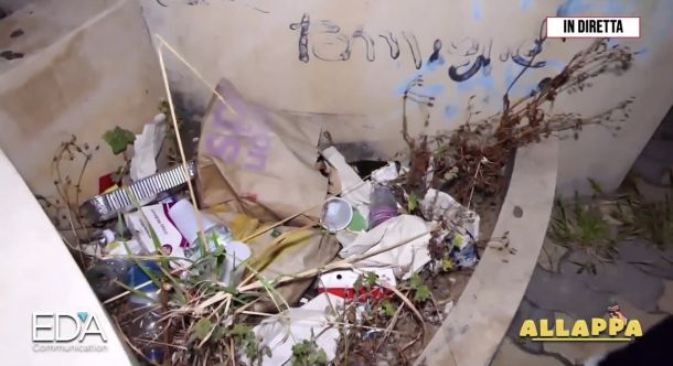 Rotatoria Est di Macchitella, area sportiva e scalinata nel degrado