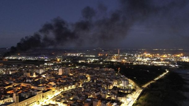 Gela stretta nella morsa del fuoco, Incardona: “Atti vili e inquietanti”