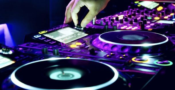Serate danzanti senza licenza: denunciati i titolari di due locali della movida