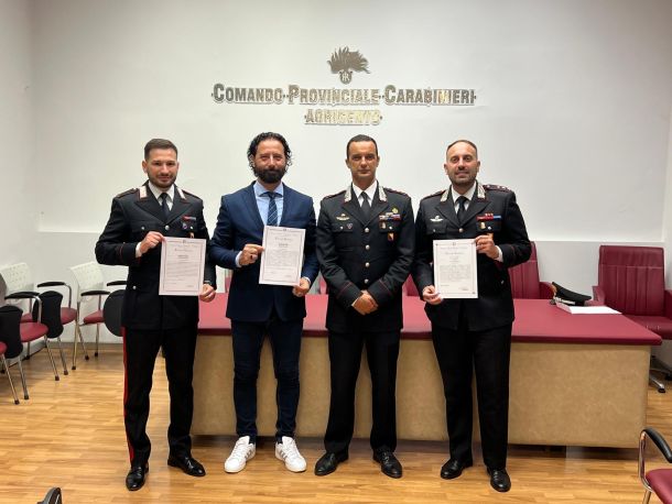 Il Comandante Provinciale di Agrigento consegna tre encomi semplici a militari distintisi in operazioni di polizia
