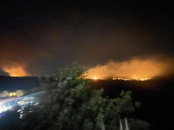 Incendi, ieri 380 roghi in Sicilia. Schifani: «Vicino a cittadini e grato a operatori e volontari»